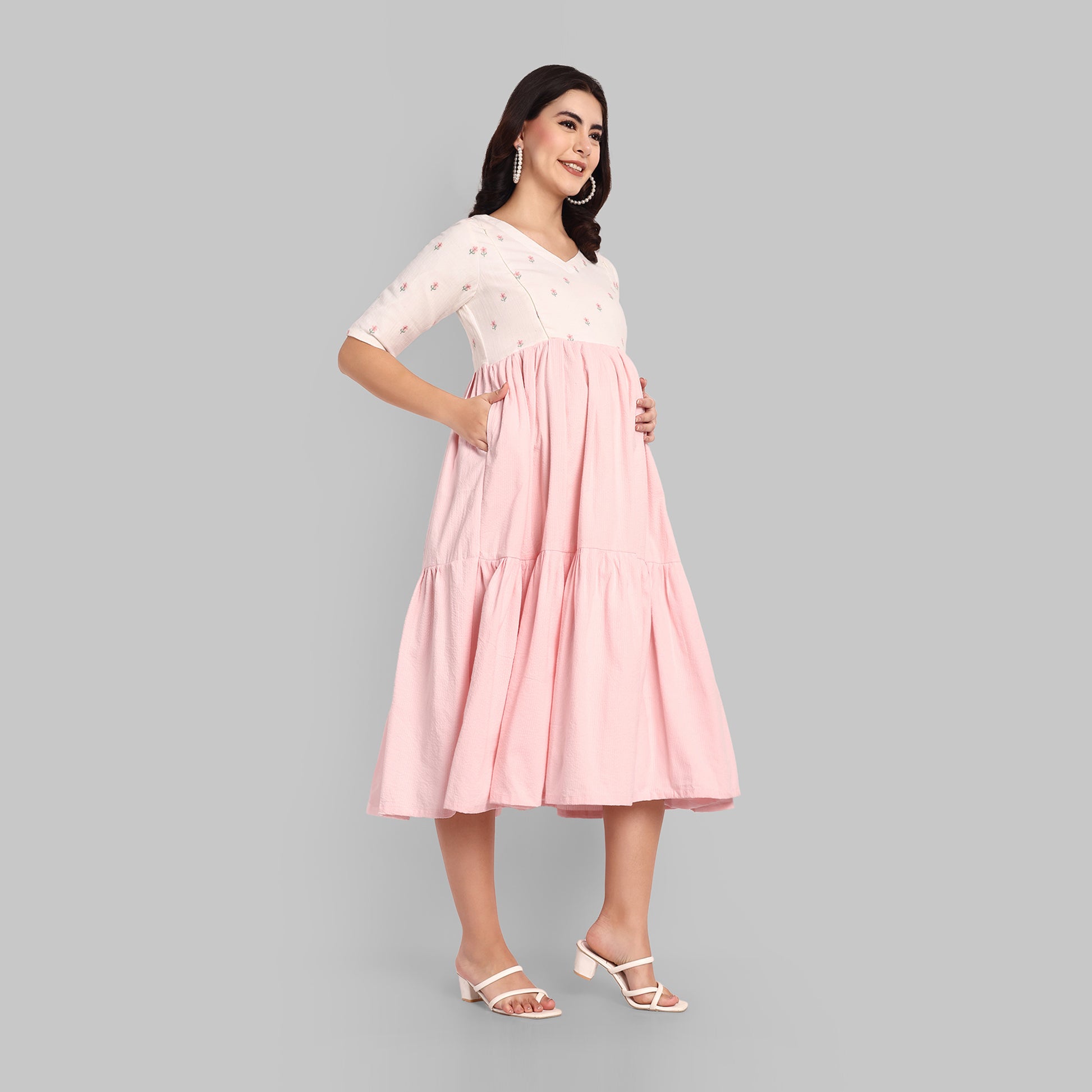  Embroidered Staylish Maternity Dresses Online
